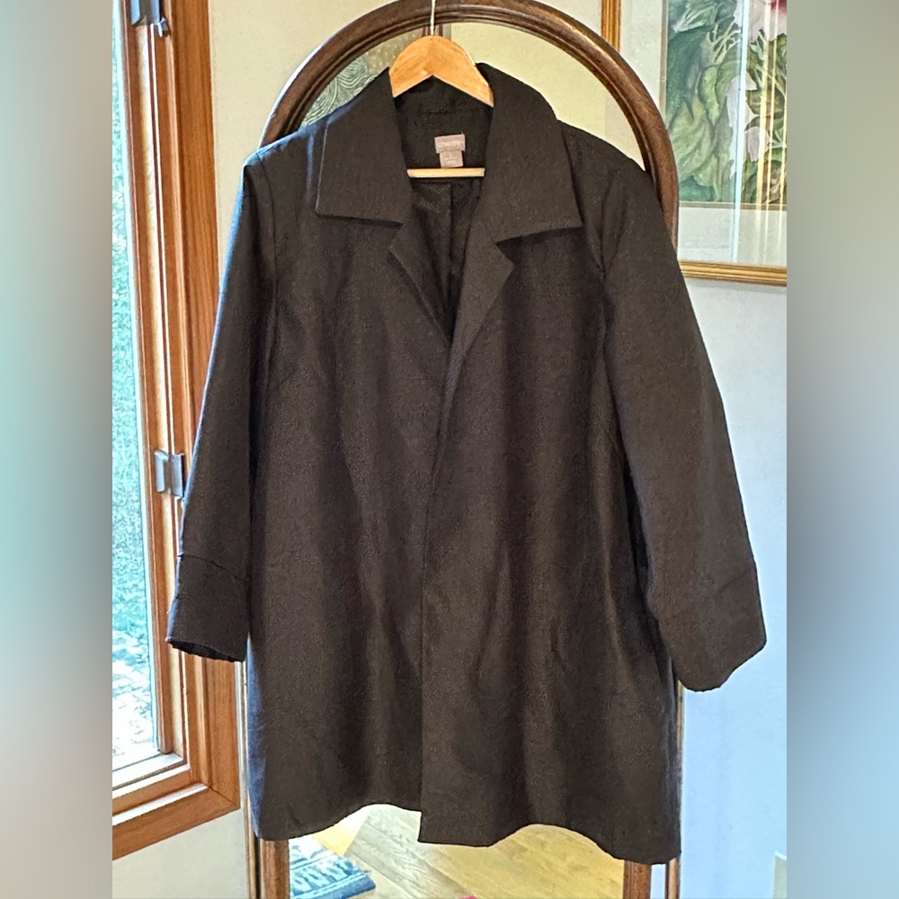Chico’s size 3 silk-look blazer, long